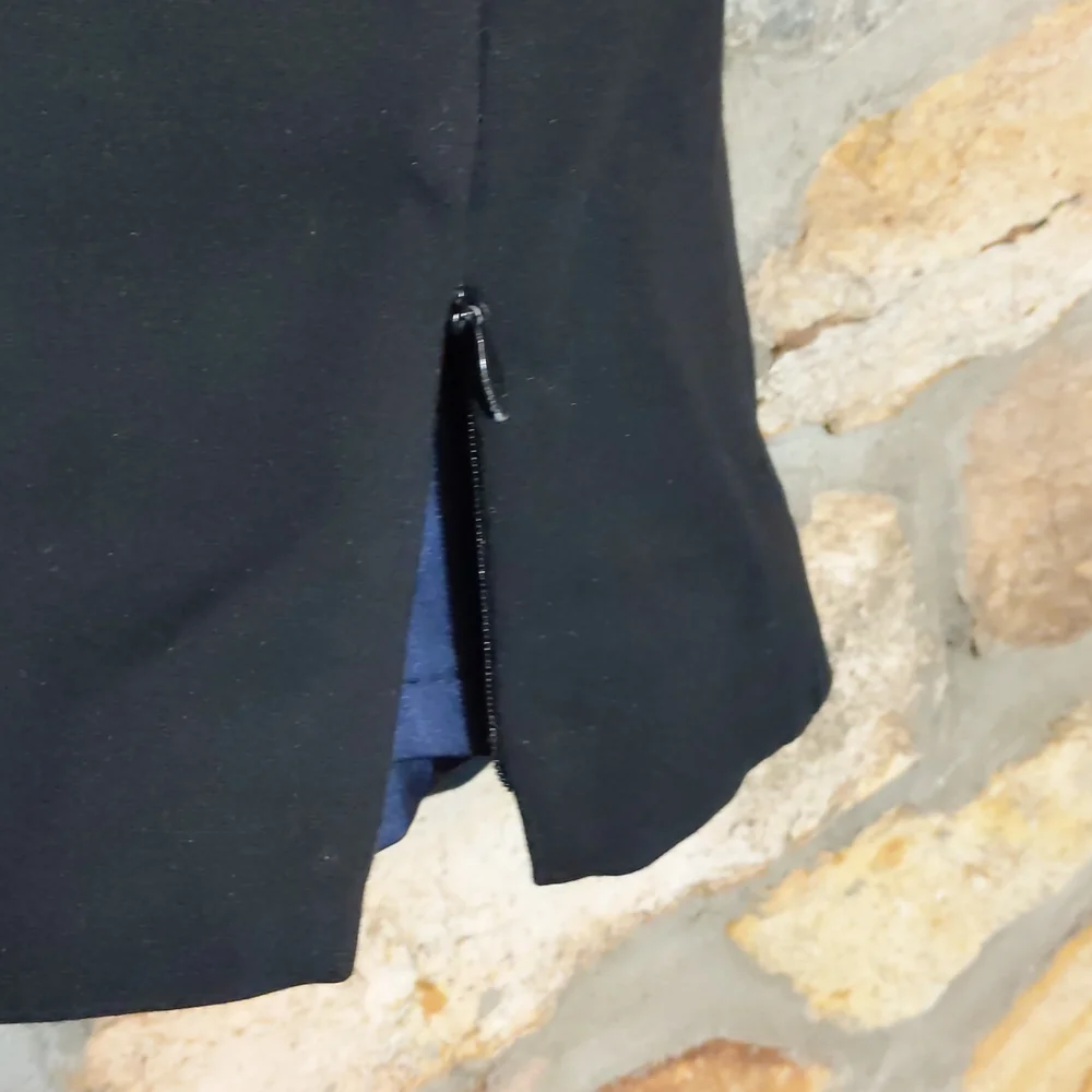 Elie tahari black pencil skirt